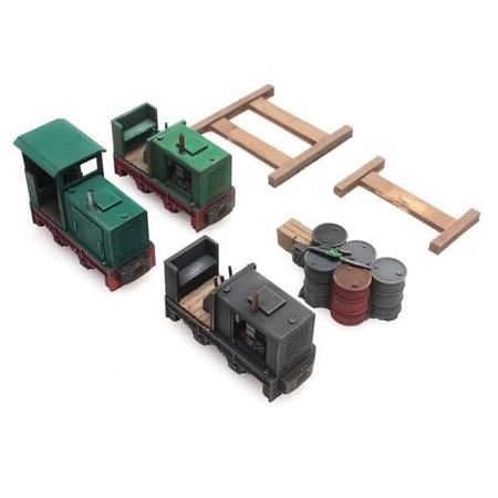 Cargo: Three narrow-gauge locomotives 