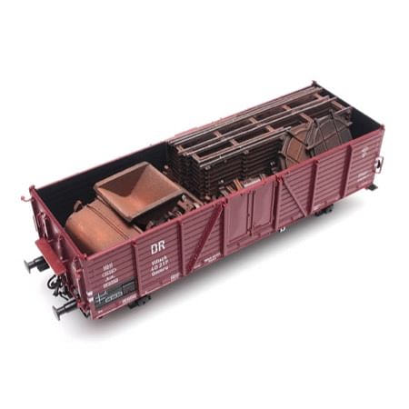 Cargo: Narrow-gauge dumpers and tracks 