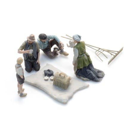 Lunch break in the field (4x) 