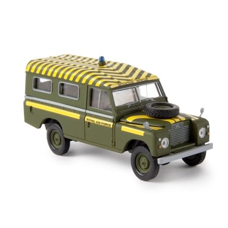 Land Rover 109 geschl. "RAF Mountain Rescue" von Starmada (GB) 