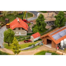 Bauernhaus mit Stallung und Garage 