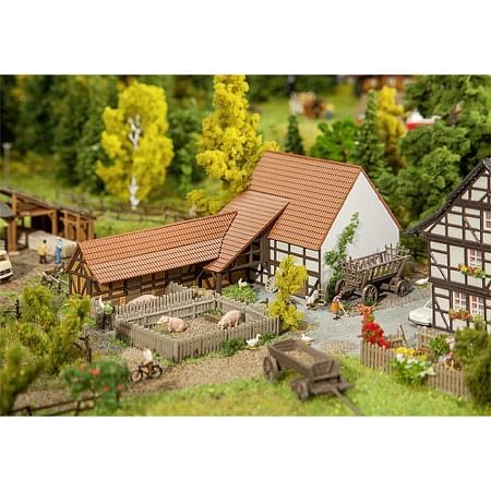 Agricultural building with accessories 