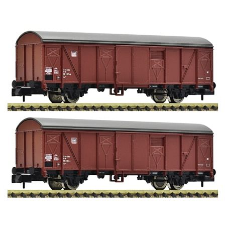 2 piece set: Covered goods wagons 