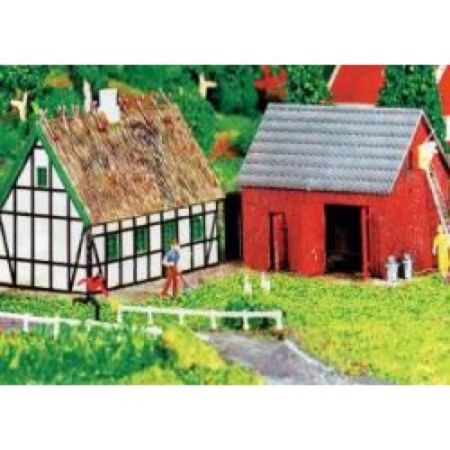 Bondehus med lade 