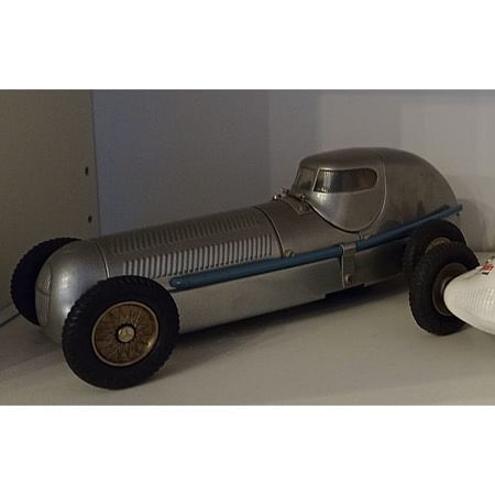 Mercedes rennwagen silberpfeil W 25 blik-modelbil 