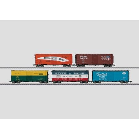 Set mit 5 Box Cars. 