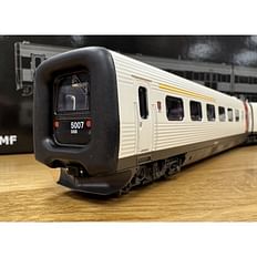 IC3 Hvid med røde døre - MF 5007 - AC lyd AC