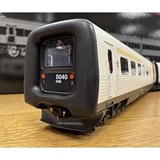 IC3 Hvid med røde døre - MF 5040 - AC lyd AC