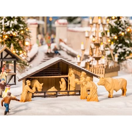 Christmas Market Crib with Figures in 