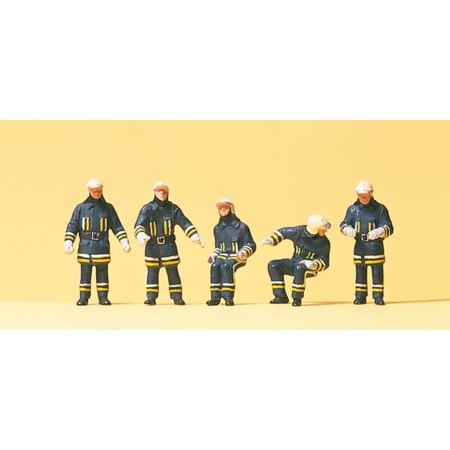 Feuerwehrmänner in moderner E 