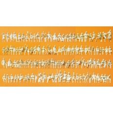 Siddende personer 120 stk umalede. 