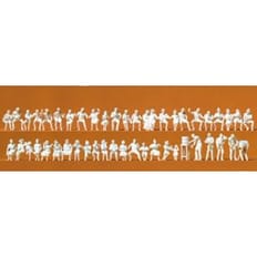 Im Biergarten. 46 unbemalte M 